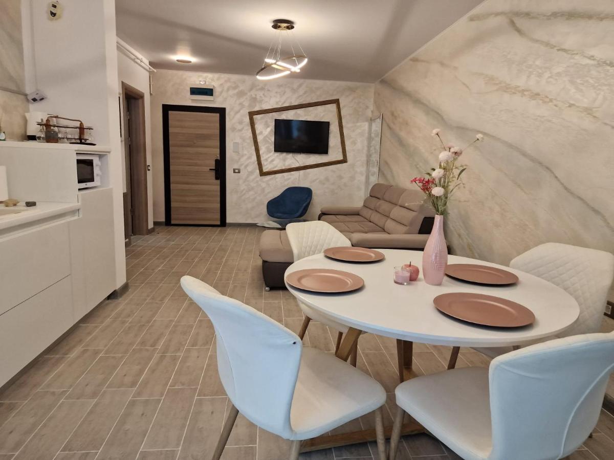 Livia Apartment Нэводари Экстерьер фото